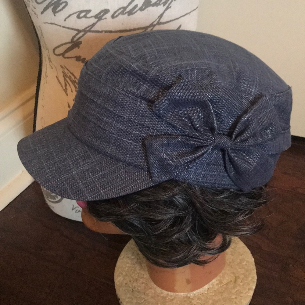 NWOT Sparkly denim-colored women’s cap